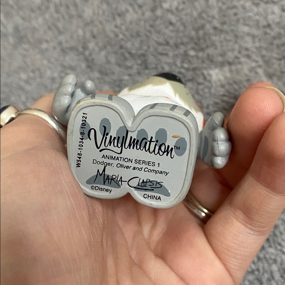 🌵Retired Disney Vinylmation Dodger from the "Oliver and Company" series! - Picture 3 of 3